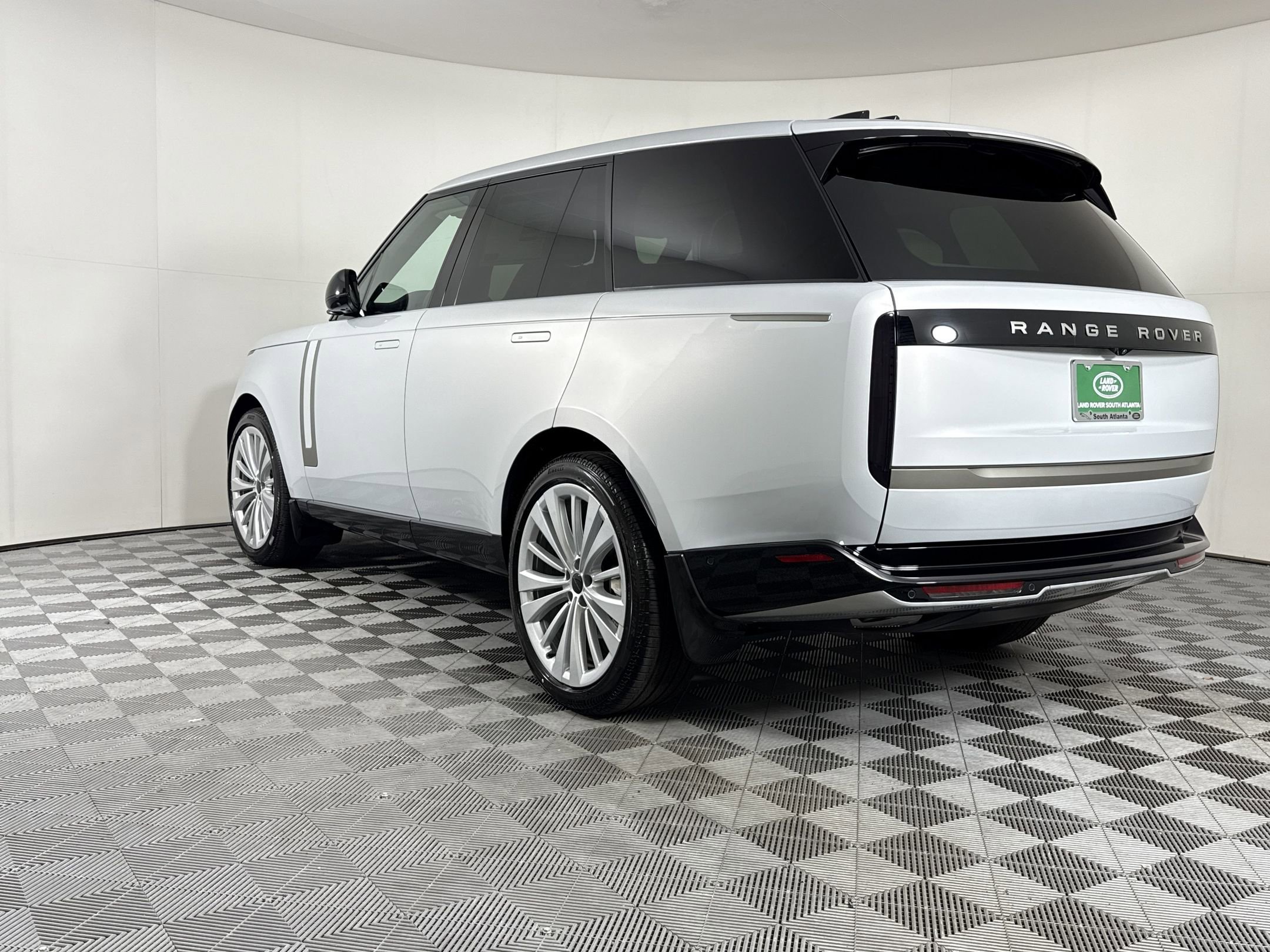New 2026 Land Rover Range Rover SE AWD/4WD image 3