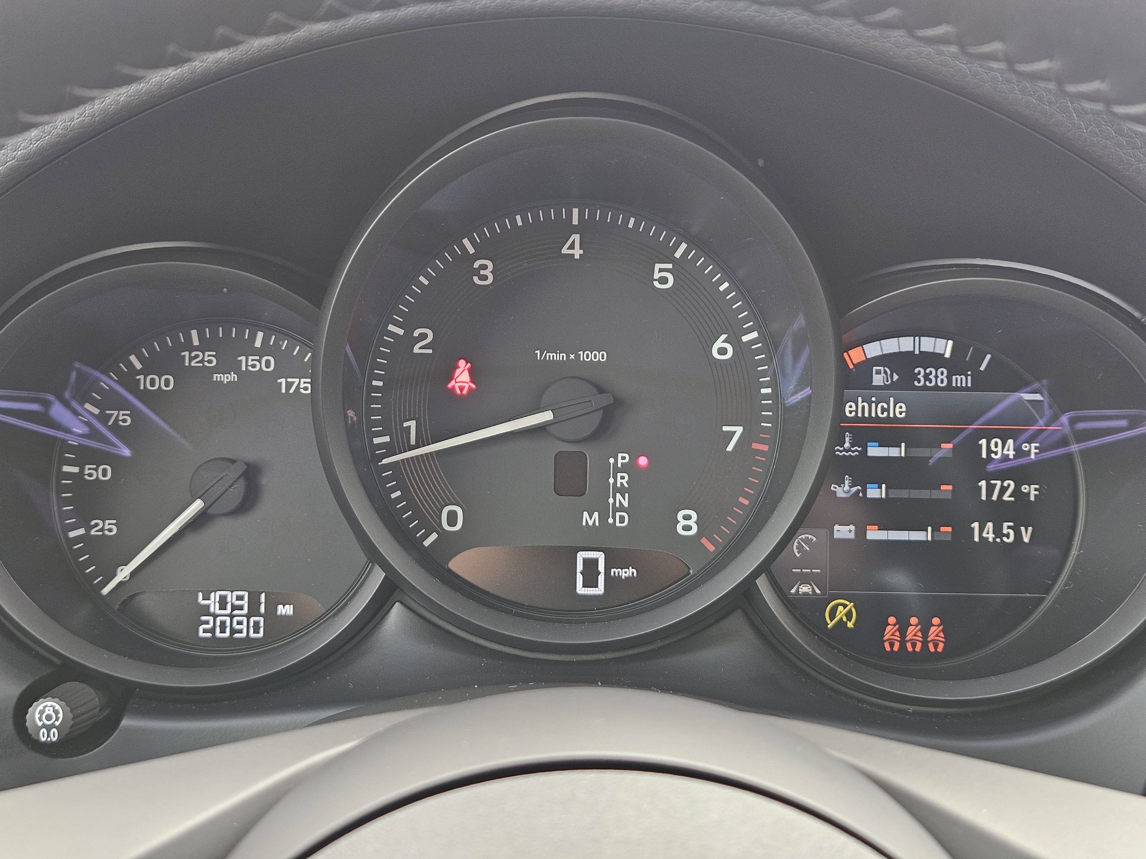 Certified 2026 Porsche Macan AWD/4WD image 16