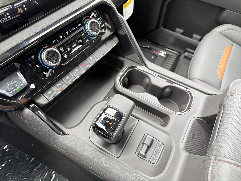 New 2026 GMC Sierra 1500 AT4 w/ Technology Package AWD/4WD image 7