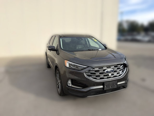 Used 2019 Ford Edge Titanium w/ Equipment Group 301A FWD image 3