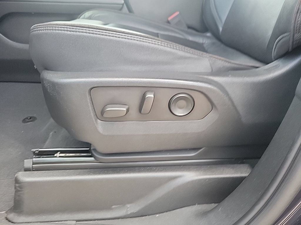Used 2023 Chevrolet Suburban High Country AWD/4WD image 31