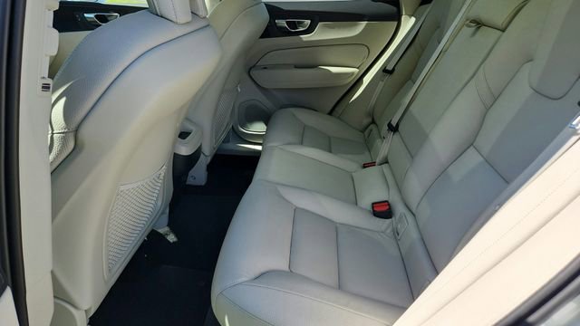 Used 2023 Volvo XC60 B5 Plus FWD image 22
