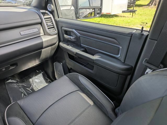 New 2026 RAM 3500 Laramie AWD/4WD image 17