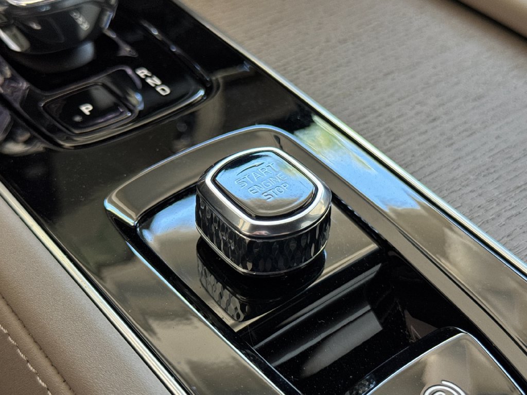 Certified 2026 Volvo XC90 B6 Plus AWD/4WD image 23