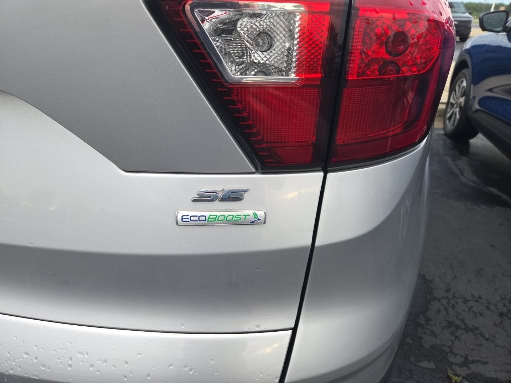 Used 2019 Ford Escape SE FWD image 9