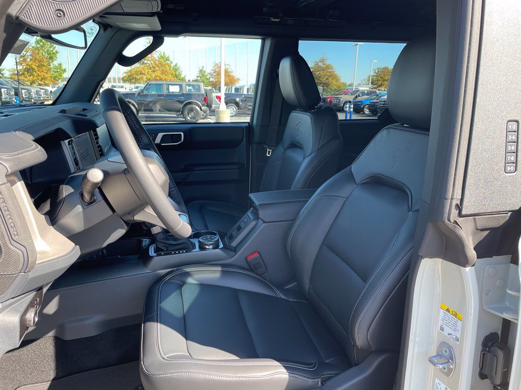 New 2026 Ford Bronco Outer Banks w/ Sasquatch Package AWD/4WD image 9