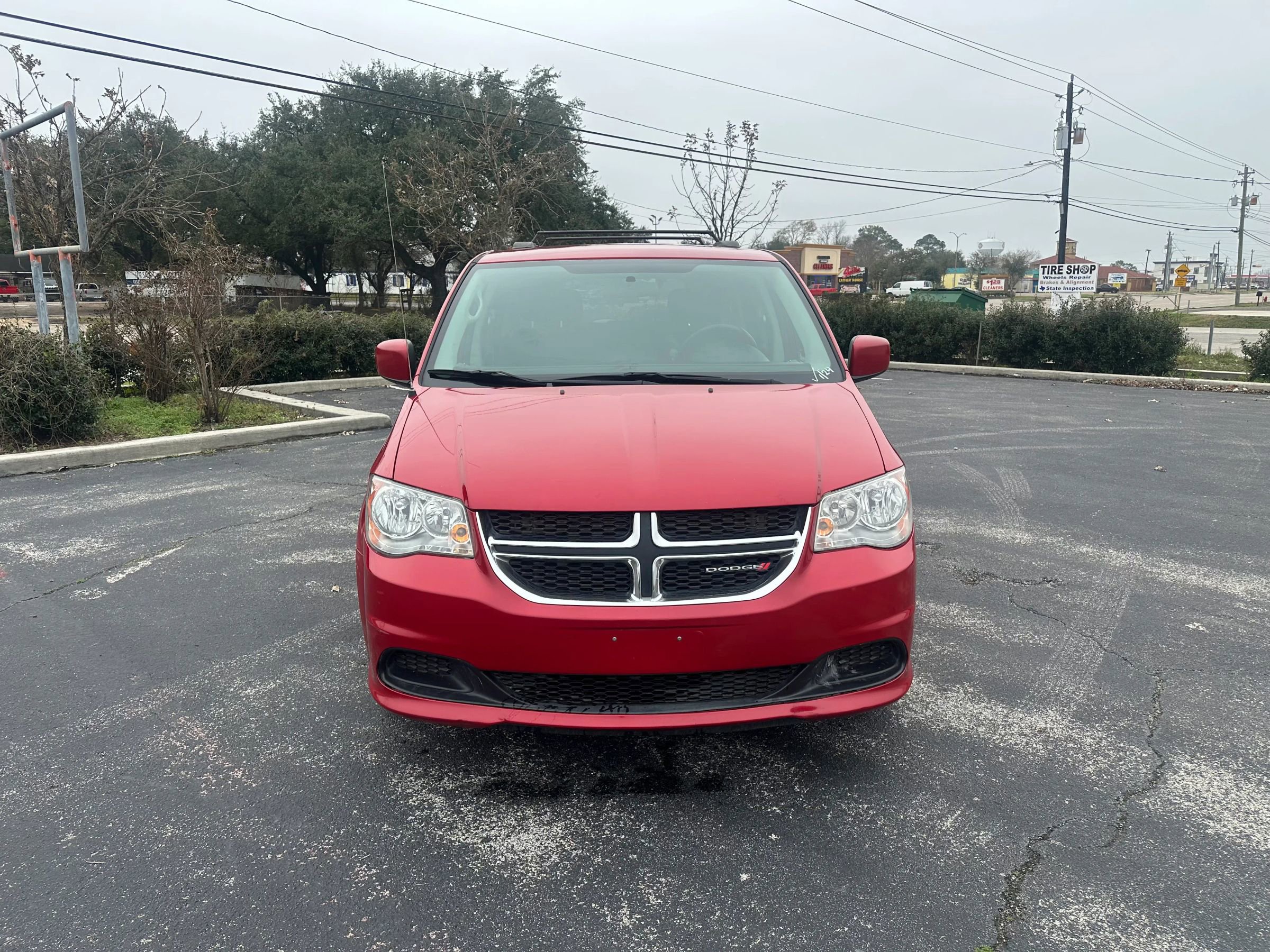 Used 2014 Dodge Grand Caravan SXT w/ Rear Park Assist Package image 2