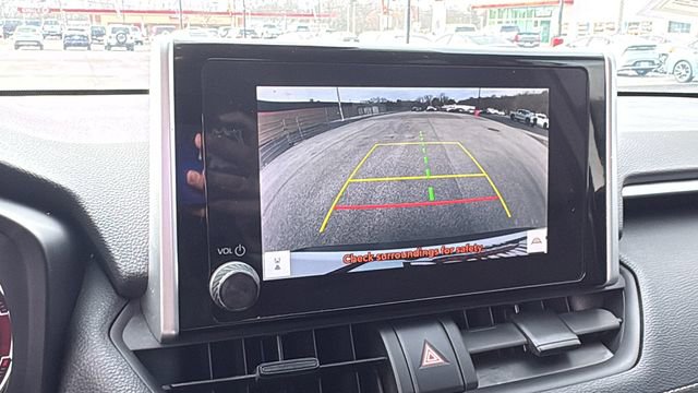 Used 2023 Toyota RAV4 LE image 13