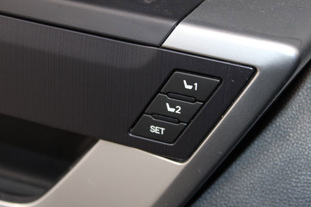 Used 2023 Toyota Tundra Platinum w/ Advanced Package image 43