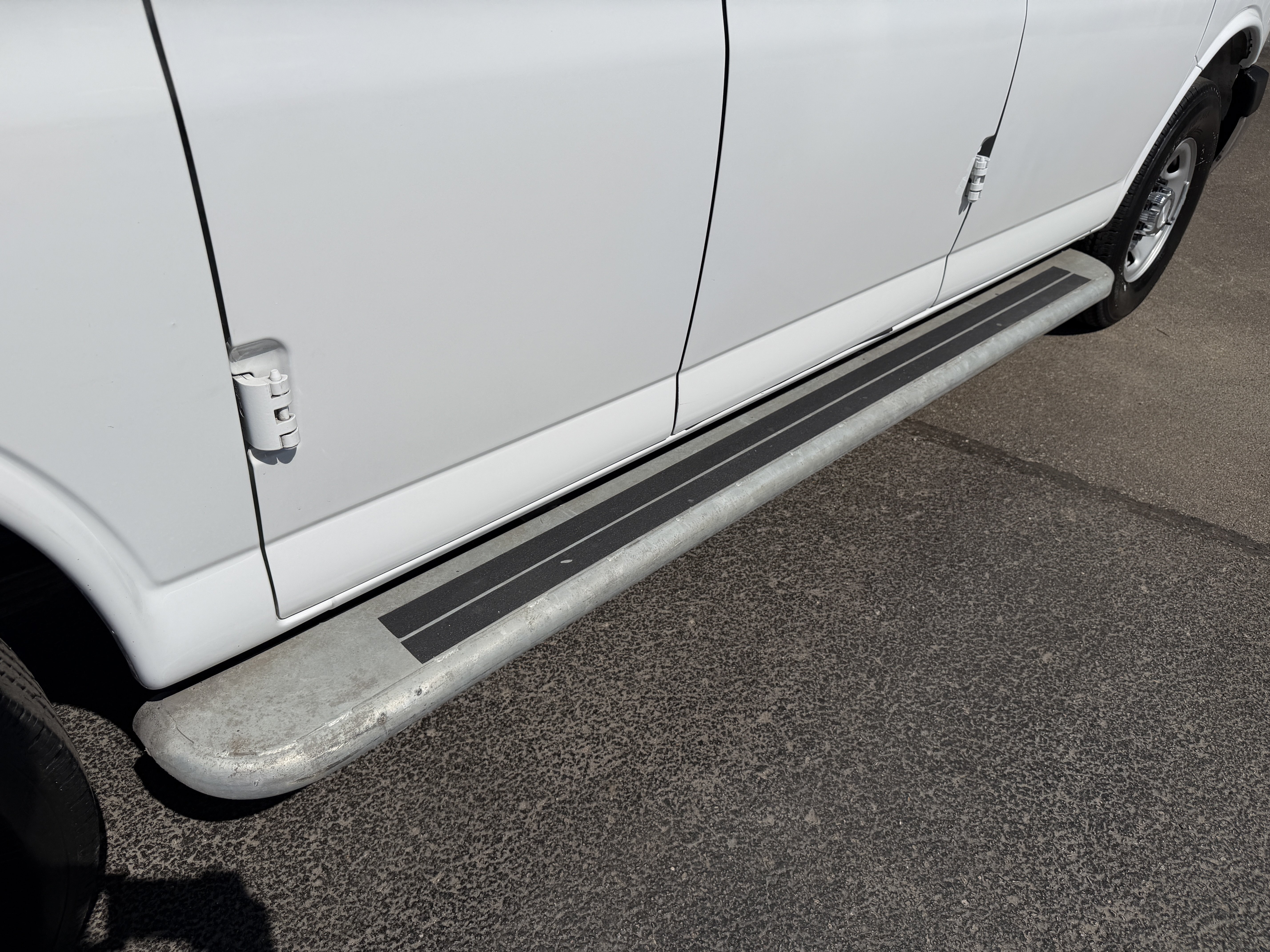 Used 2024 GMC Savana 2500 w/ Driver Convenience Package RWD image 9