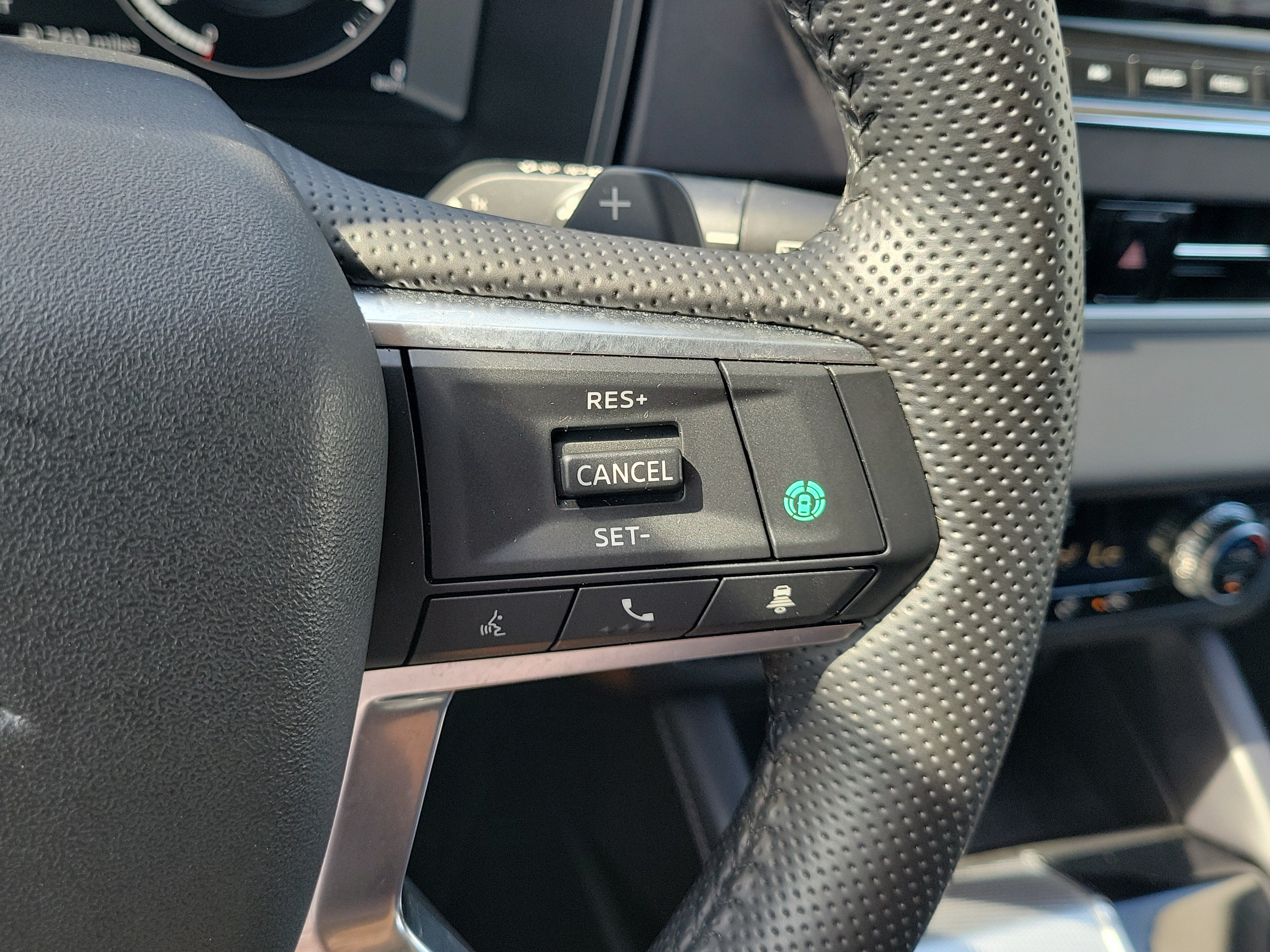 Used 2024 Mitsubishi Outlander SEL FWD image 25