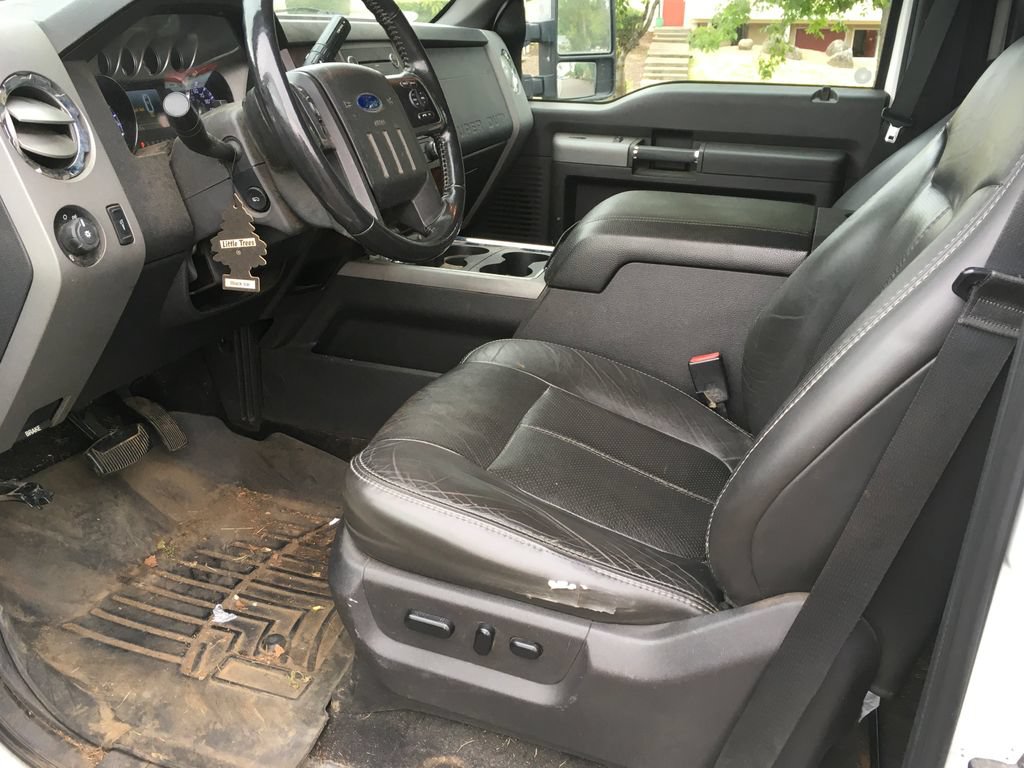 Used 2011 Ford F250 Lariat w/ Chrome Pkg AWD/4WD image 2