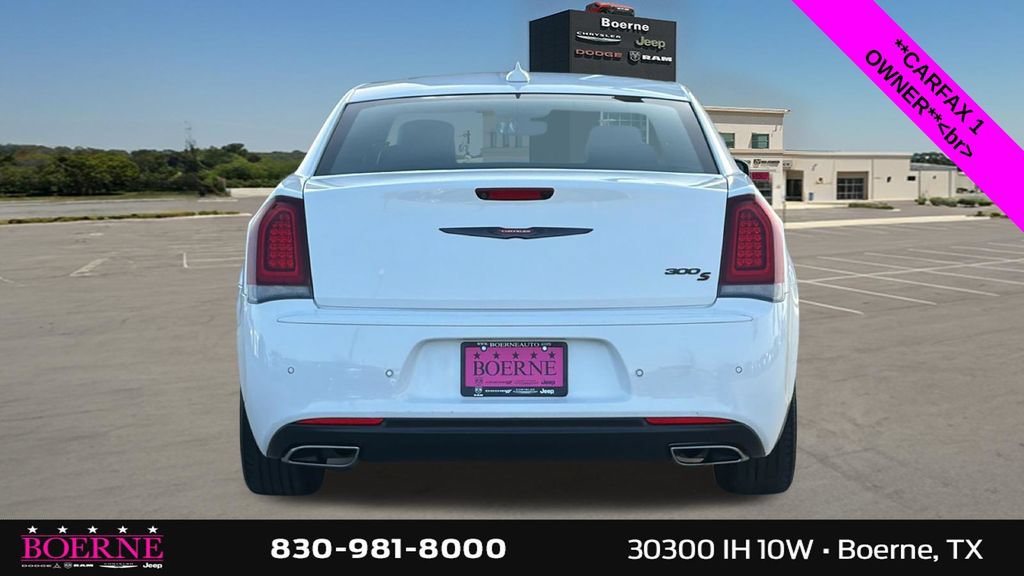 Used 2023 Chrysler 300 S RWD image 4