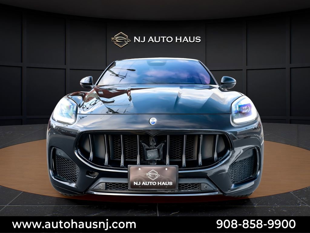 Used 2024 Maserati Grecale GT image 3
