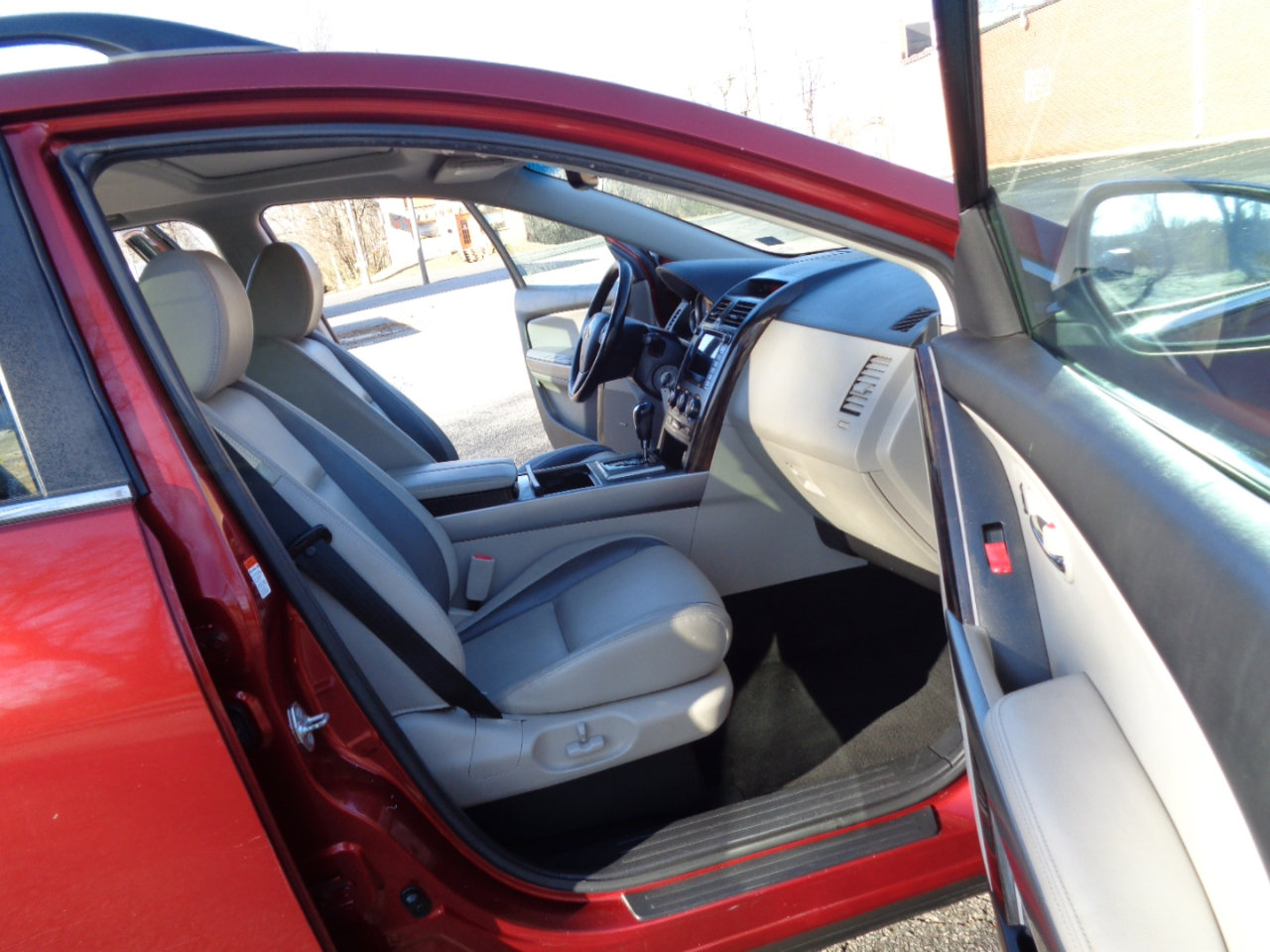 Used 2010 MAZDA CX-9 Grand Touring w/ Moonroof & Bose Audio Pkg image 17