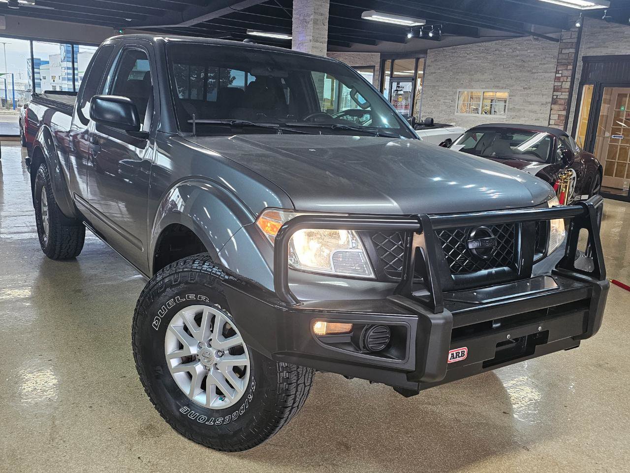 Used 2017 Nissan Frontier SV image 1