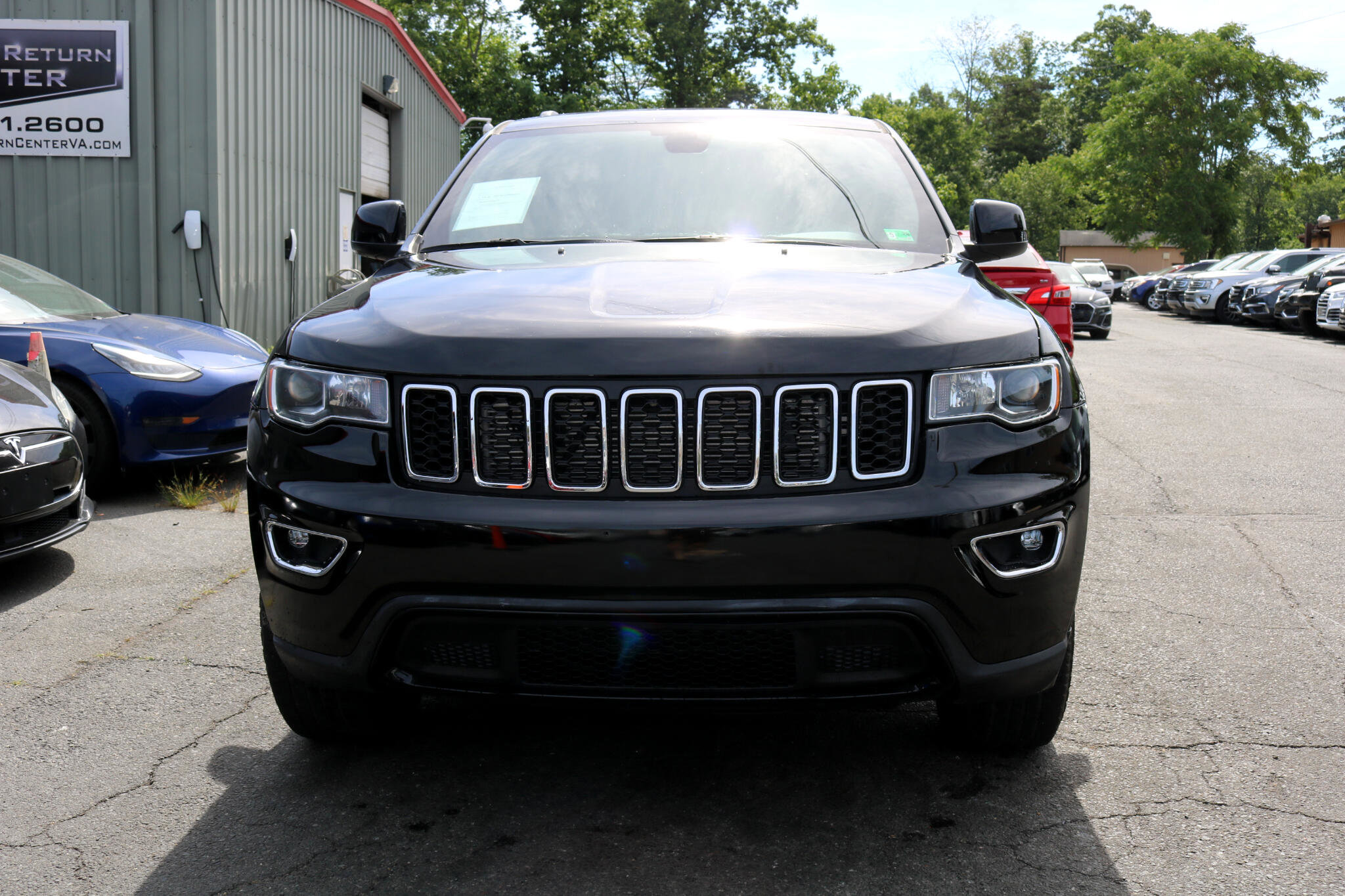 Used 2019 Jeep Grand Cherokee Laredo image 5