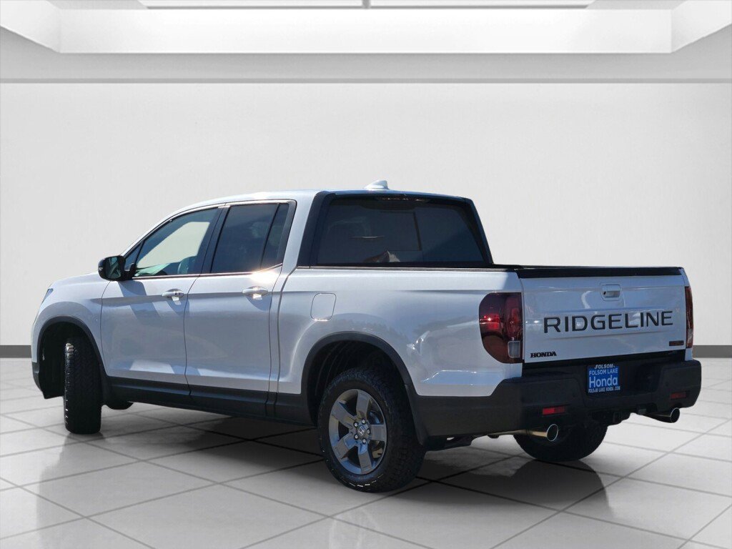Used 2025 Honda Ridgeline TrailSport image 7