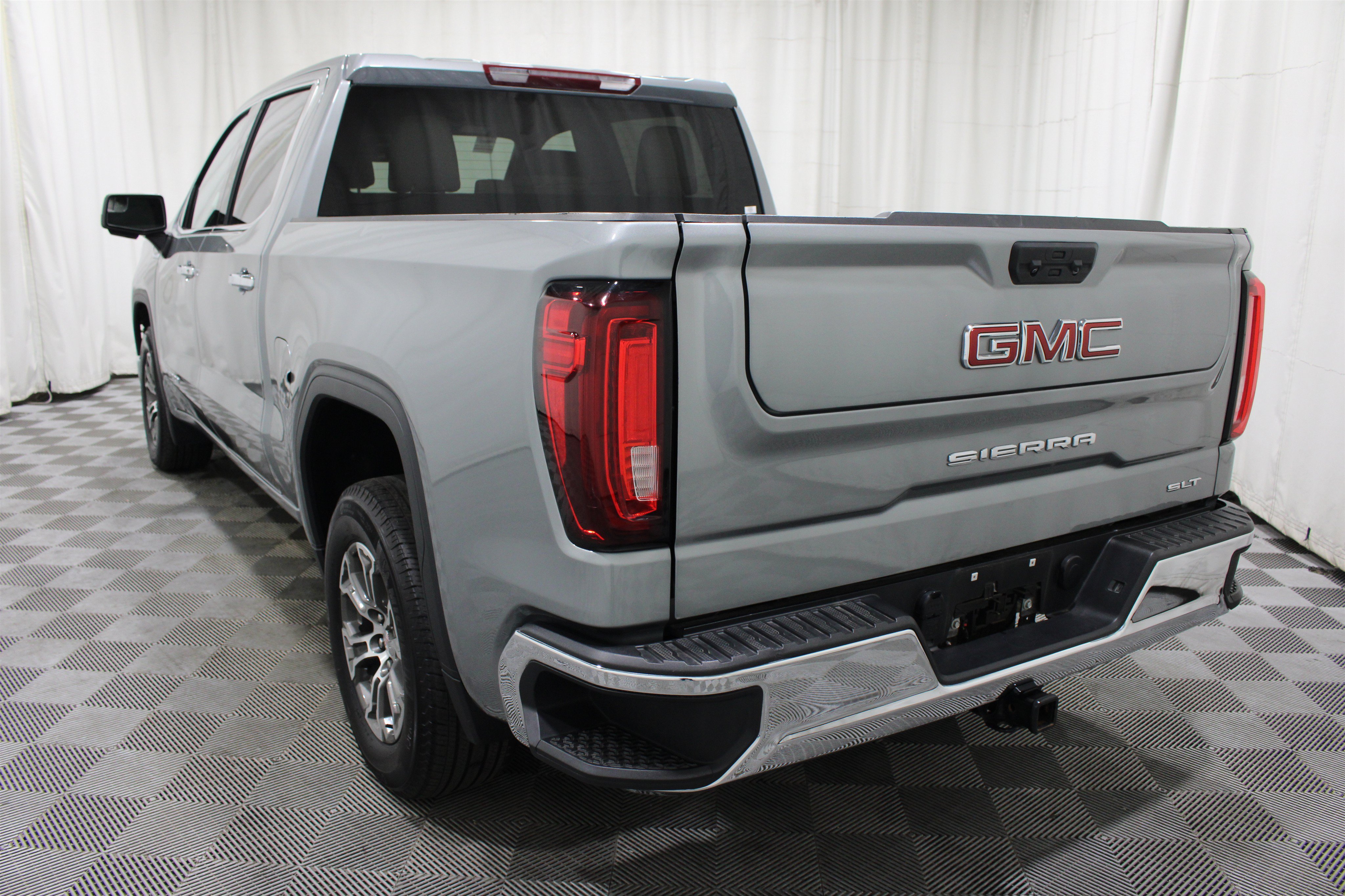 Used 2025 GMC Sierra 1500 SLT RWD image 31