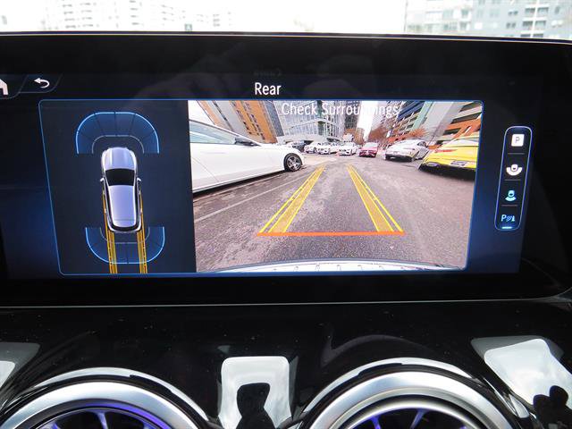 Used 2025 Mercedes-Benz GLA 250 4MATIC image 13