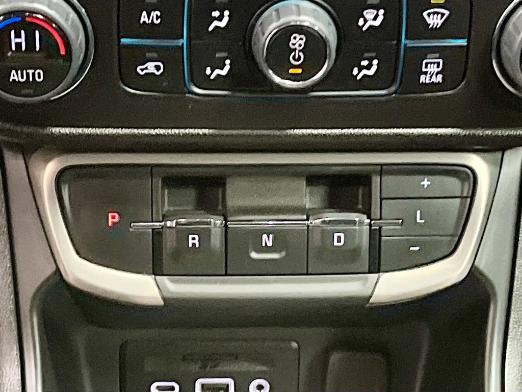 Used 2024 GMC Terrain Denali w/ Black Diamond Edition image 17