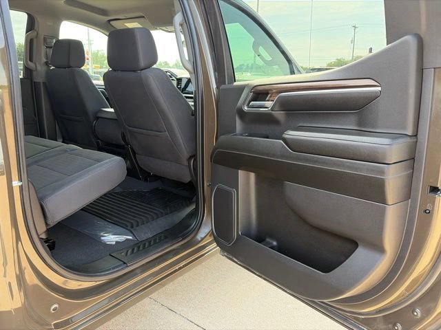 Used 2024 Chevrolet Silverado 1500 LT AWD/4WD image 38