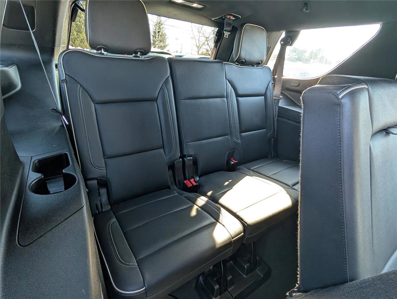 Used 2024 GMC Yukon SLT image 13