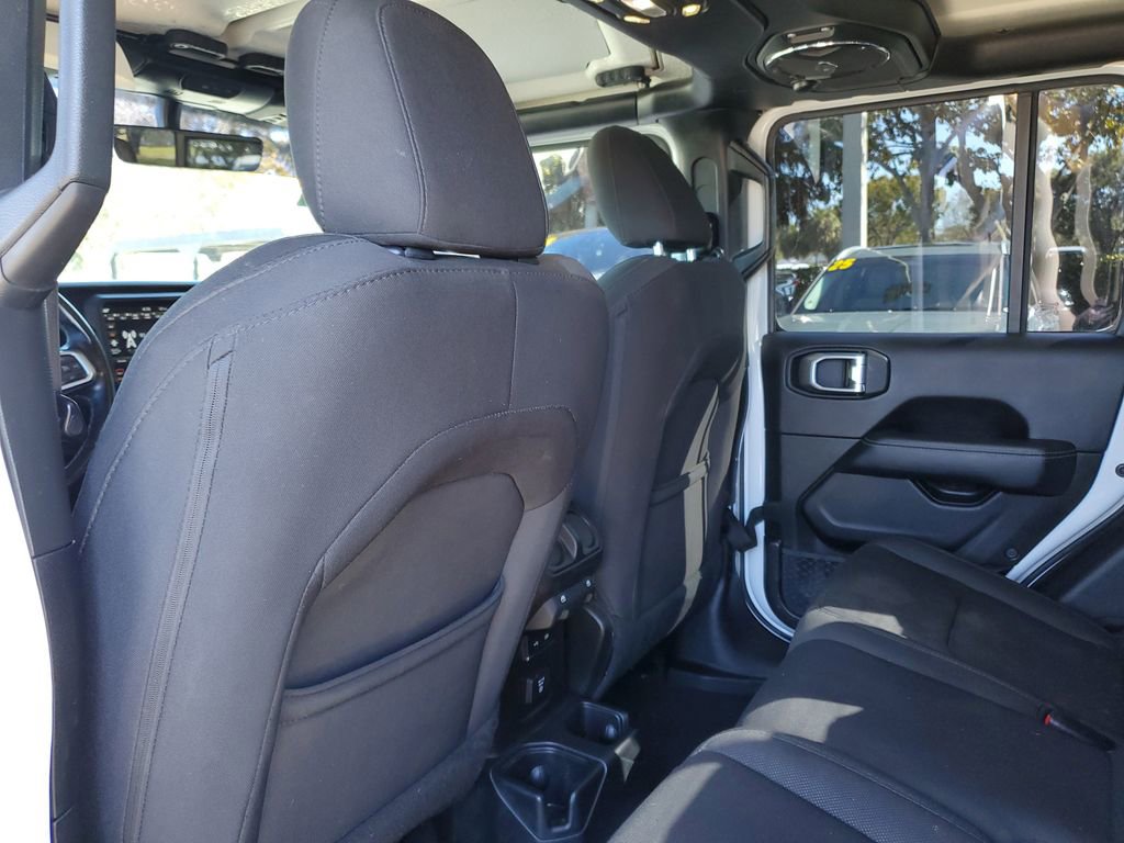 Used 2020 Jeep Gladiator Overland image 9