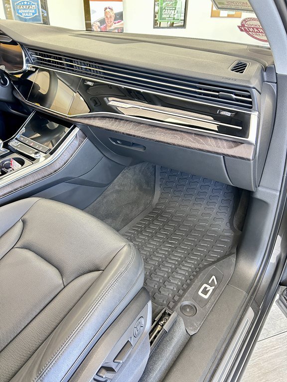 Used 2020 Audi Q7 3.0T Premium Plus w/ Premium Plus Package AWD/4WD image 12