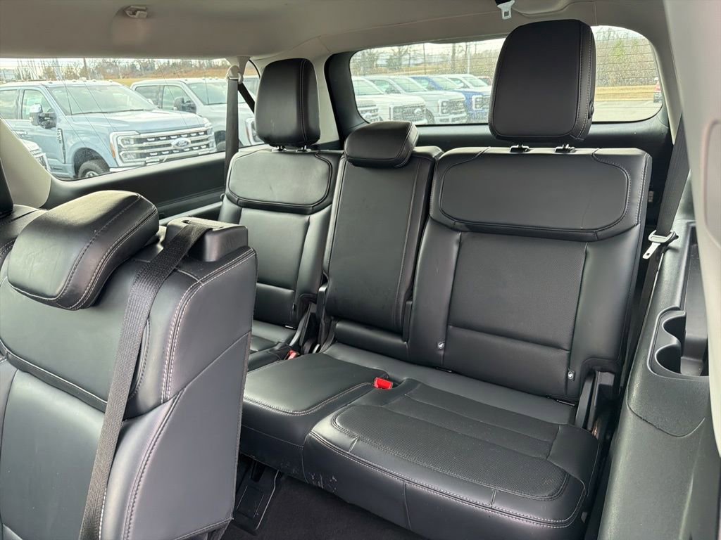 Used 2025 Ford Expedition Max Platinum image 11