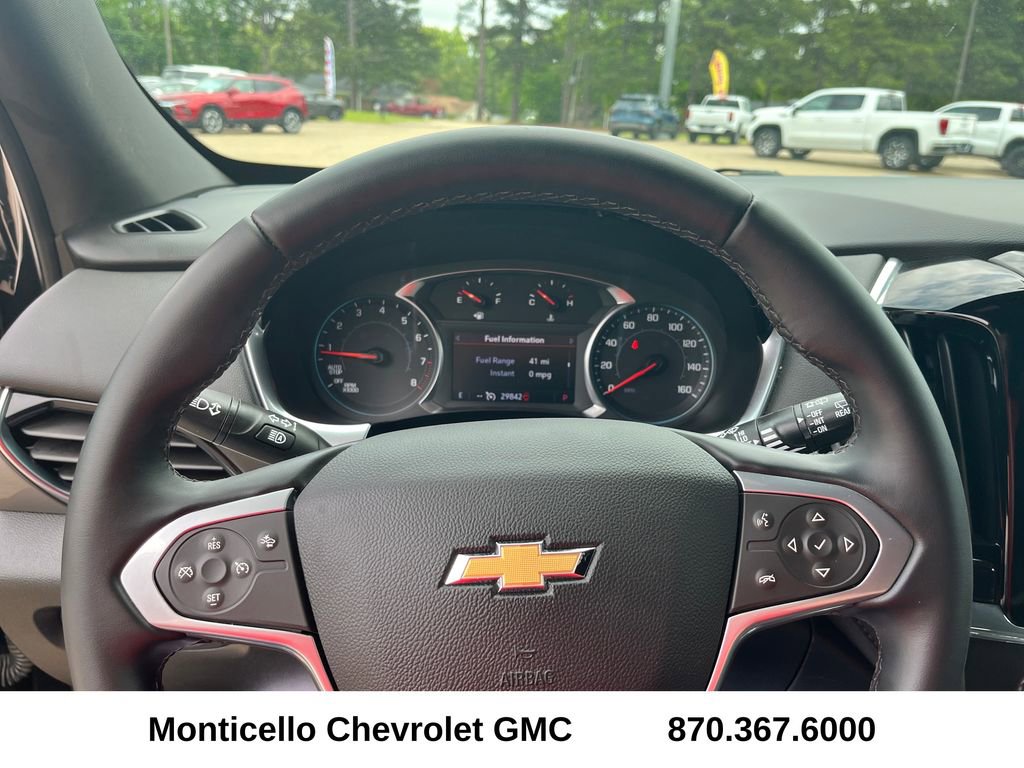 Used 2023 Chevrolet Traverse LT FWD image 12