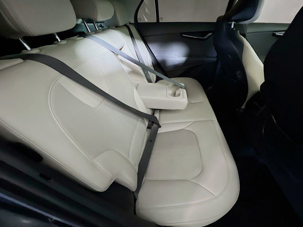 Used 2024 Kia Niro EX Touring FWD image 25
