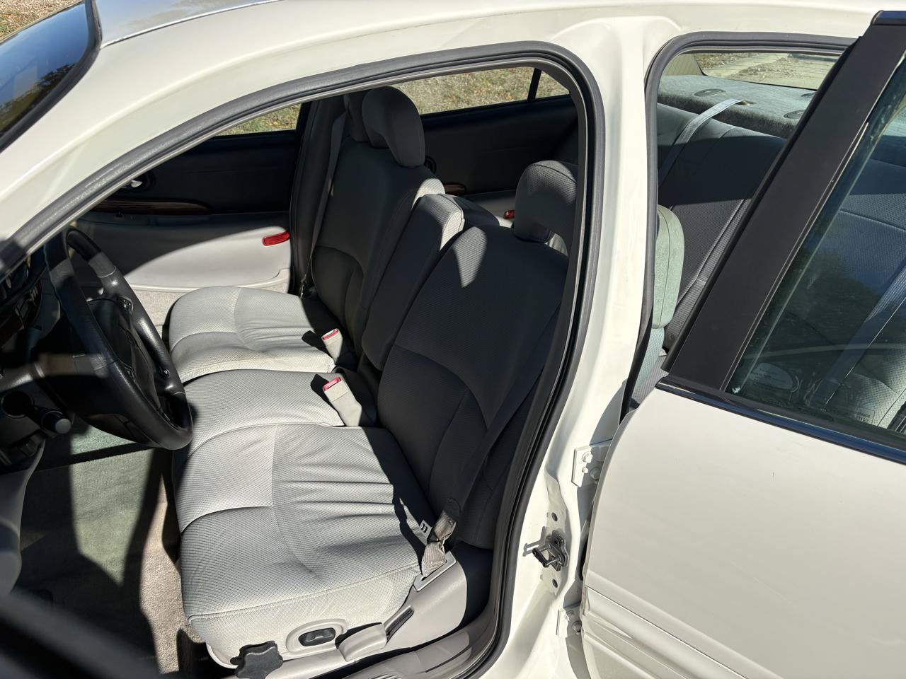 Used 2004 Buick Le Sabre Custom FWD image 48