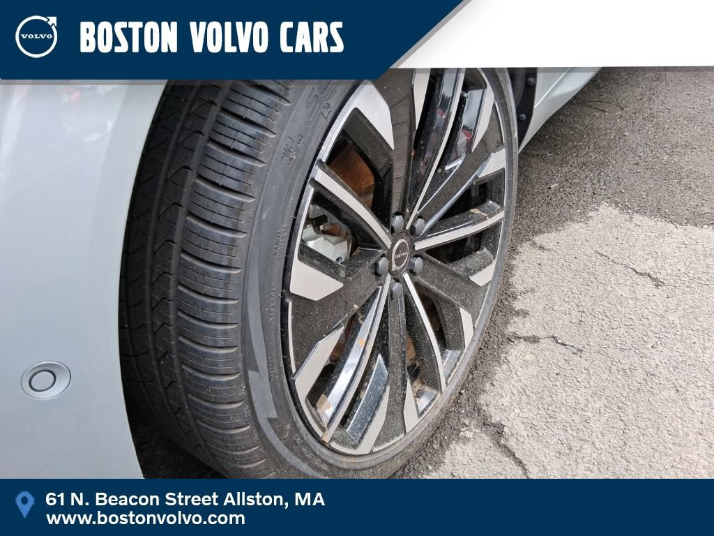 New 2026 Volvo XC60 T8 Ultra w/ Protection Package Premier AWD/4WD image 4