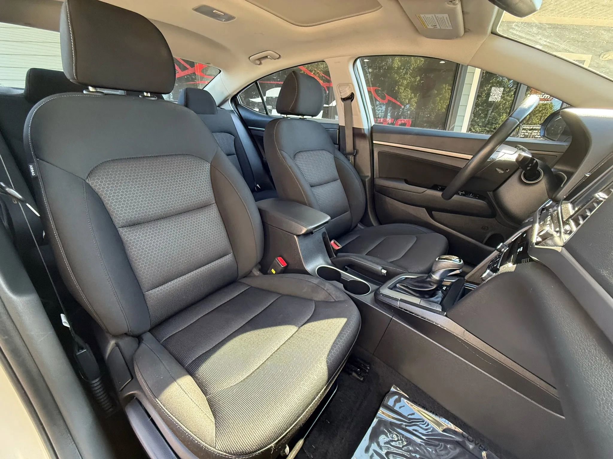 Used 2017 Hyundai Elantra Value Edition w/ Cargo Package image 31