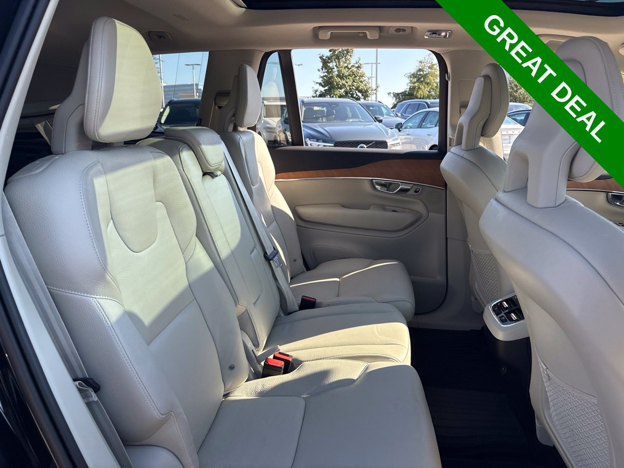 Used 2021 Volvo XC90 T6 Momentum w/ Advanced Package AWD/4WD image 12