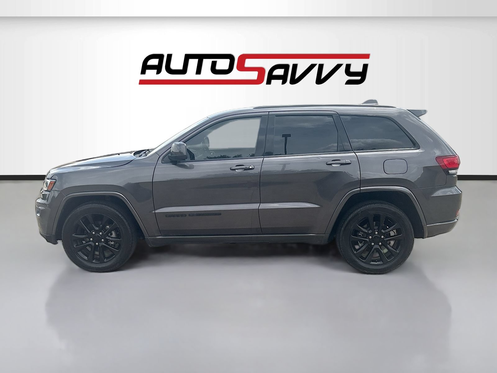Used 2020 Jeep Grand Cherokee Altitude RWD image 4