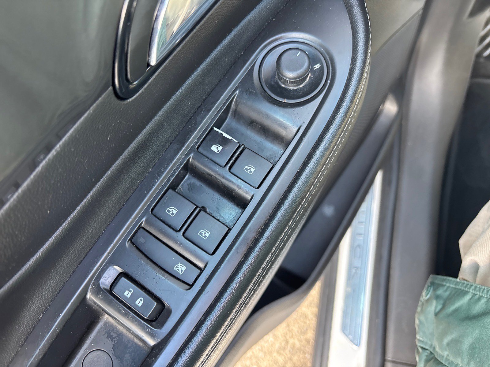 Used 2020 Buick Encore Preferred AWD/4WD image 40