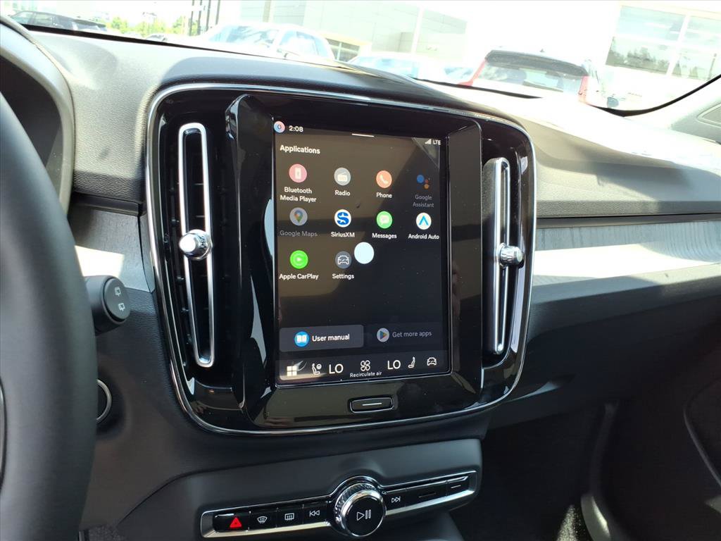 New 2026 Volvo XC40 B4 Core w/ Climate Package FWD image 20