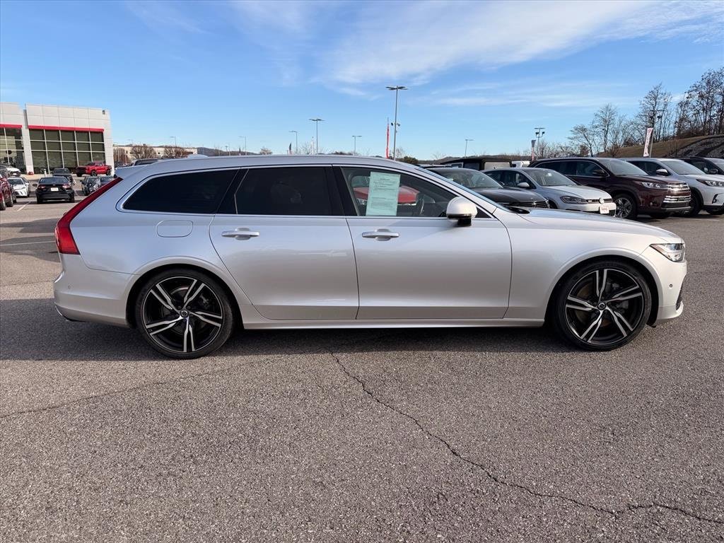 Used 2019 Volvo V90 T6 R-Design w/ Advanced Package image 2