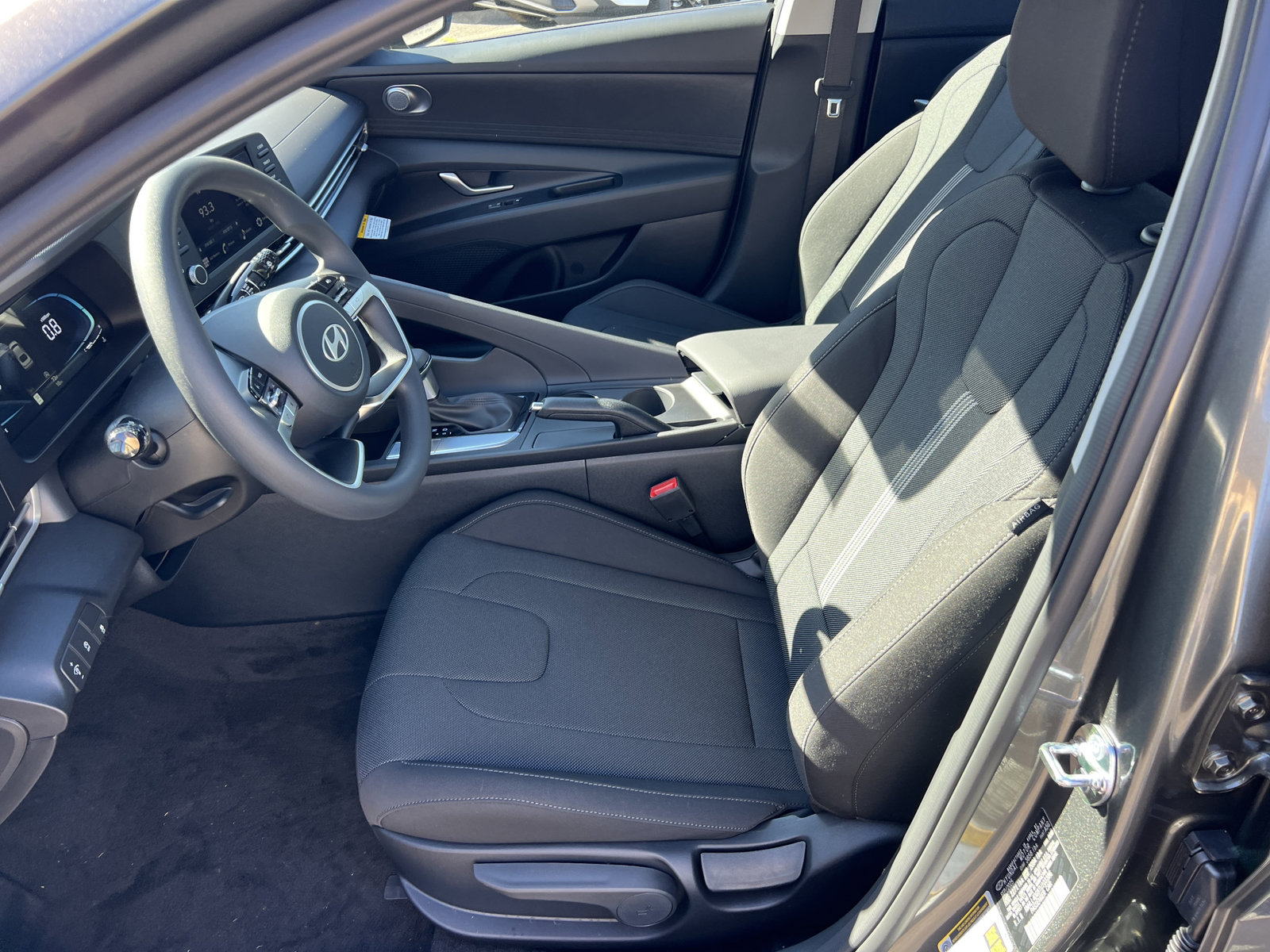 New 2026 Hyundai Elantra SE image 9