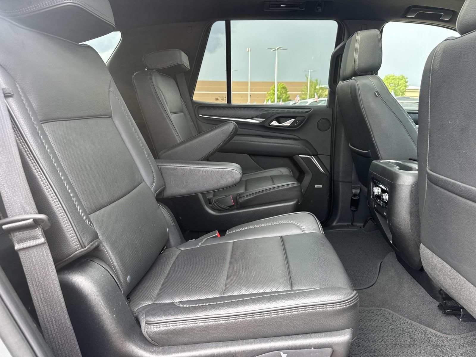 Used 2023 GMC Yukon Denali AWD/4WD image 12