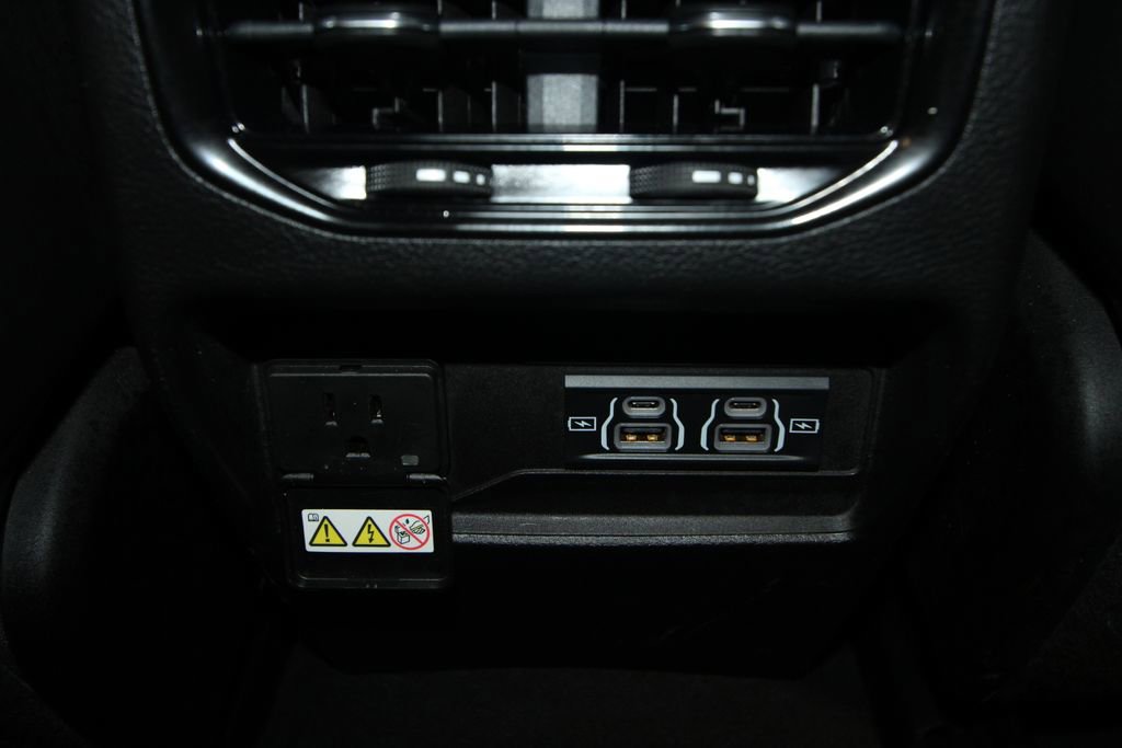 Used 2022 Jeep Grand Cherokee Laredo w/ Luxury Tech Group I image 27