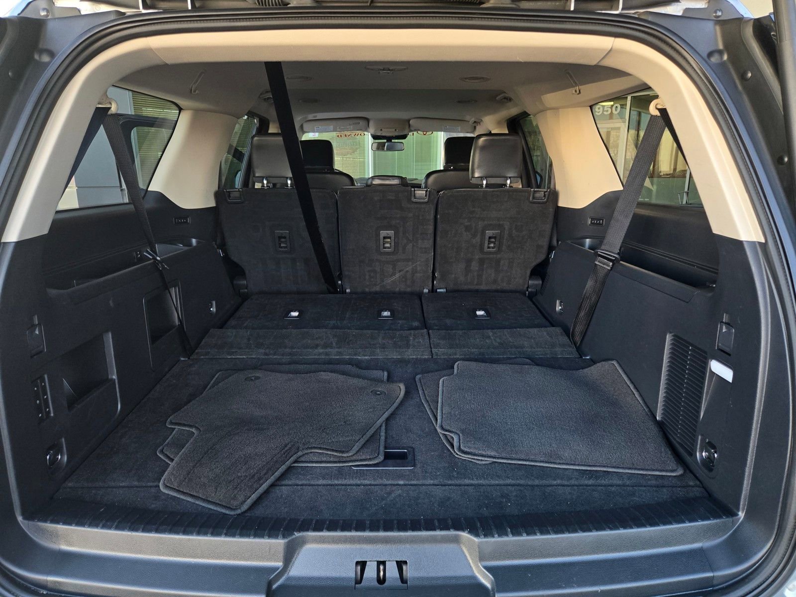 Used 2023 Ford Expedition Max XLT image 27