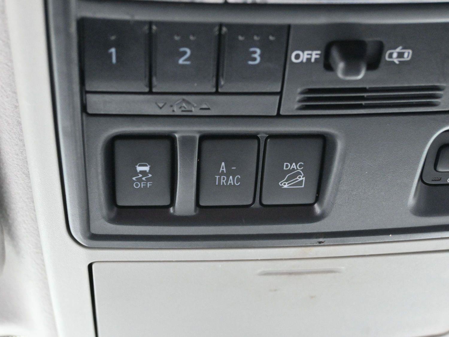 Used 2014 Toyota 4Runner Limited image 33