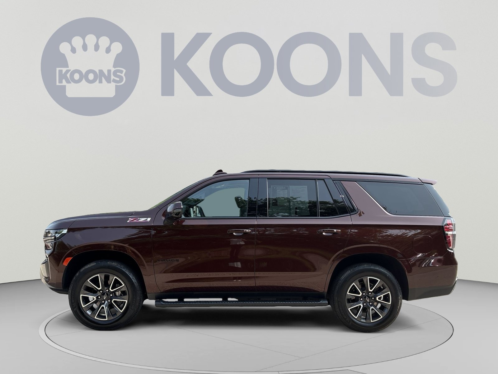 Used 2022 Chevrolet Tahoe Z71 w/ Luxury Package AWD/4WD image 2
