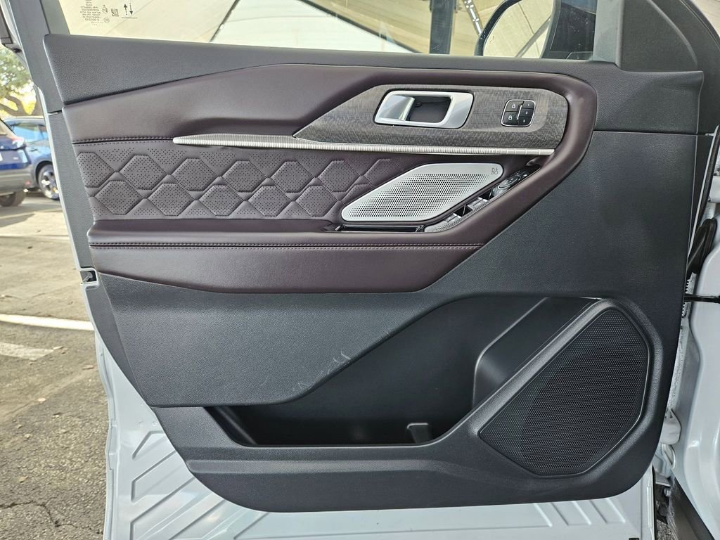 Used 2025 Ford Explorer Platinum w/ LUX Leather Package image 13