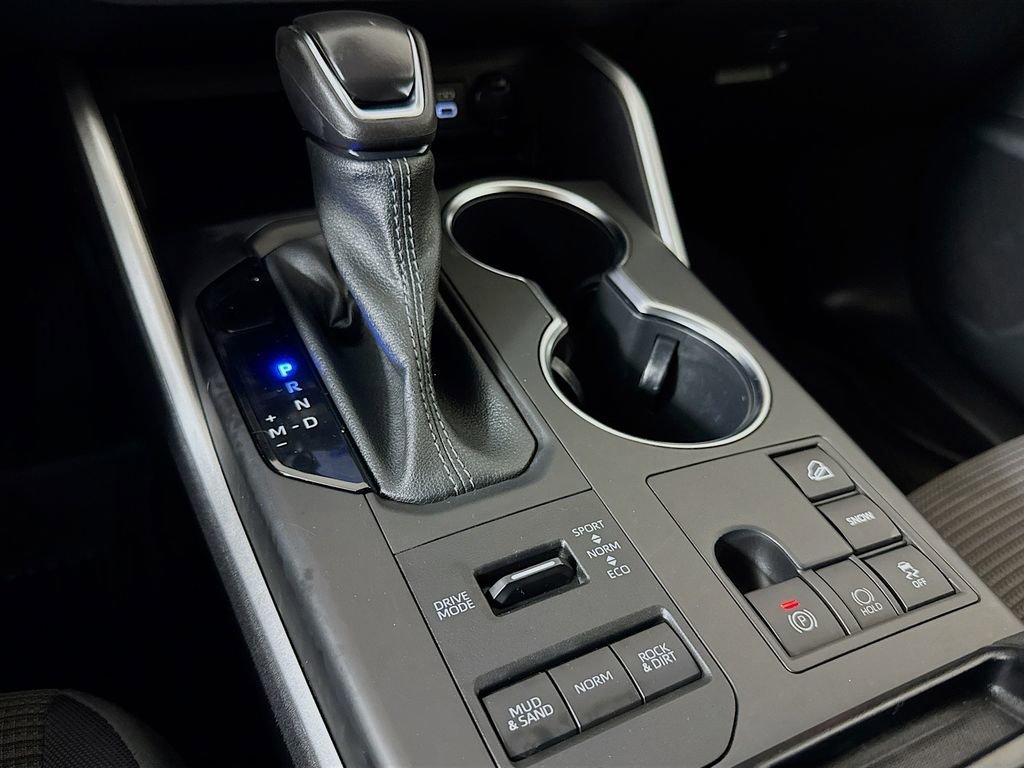 Used 2023 Toyota Highlander LE image 14