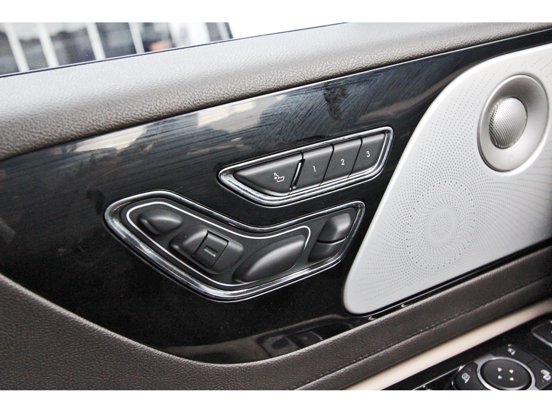 Used 2022 Lincoln Aviator Reserve w/ Equipment Group 201A RWD image 23