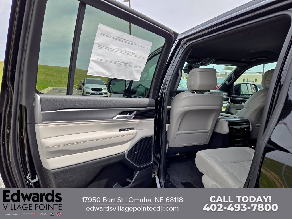 New 2026 Jeep Grand Wagoneer L Limited AWD/4WD image 25